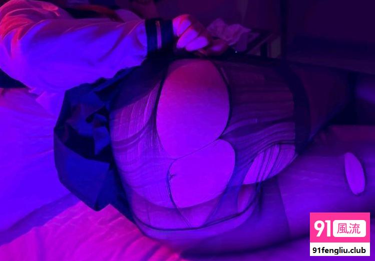 超紧蜜桃臀小橘子